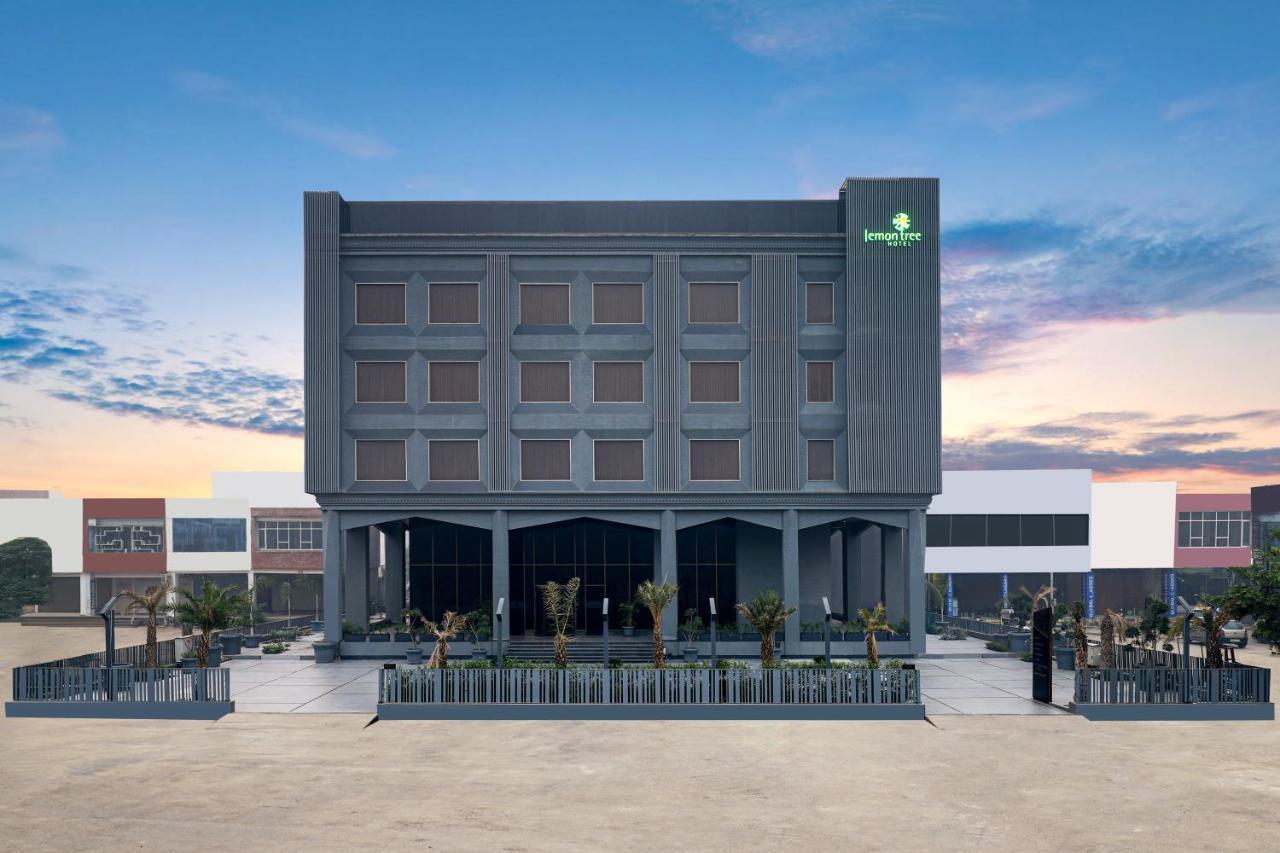 Lemon Tree Hotel, Hisar Экстерьер фото